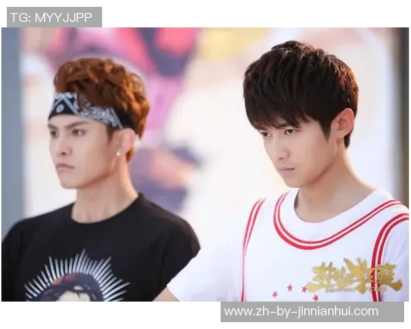 《热血球场：动态漫画呈现足球球星们的荣耀与拼搏》